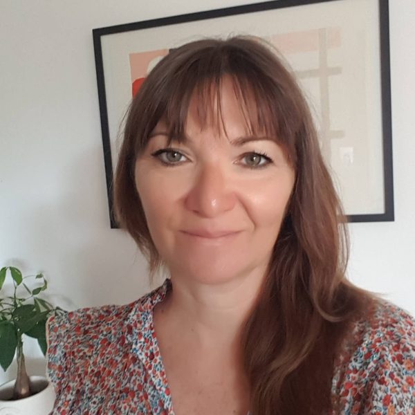 portrait de Stéphanie décoratrice d'intérieur chez Niti Home